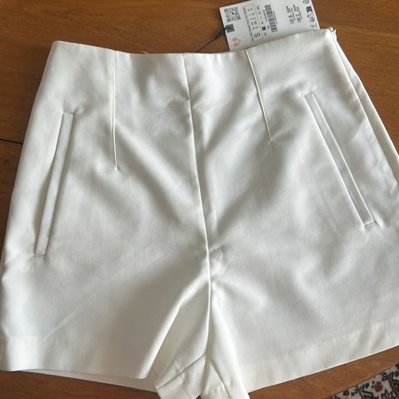 High waisted Zara shorts with pockets - Picture 3 of 5